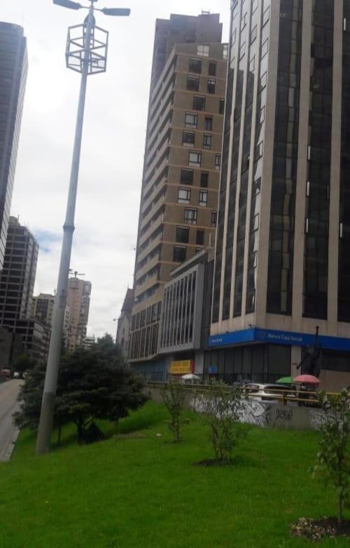 Toscano S Aparta Estudio Hospedaje Amoblado Torre 2 Equilibrium Bogotá Zewnętrze zdjęcie